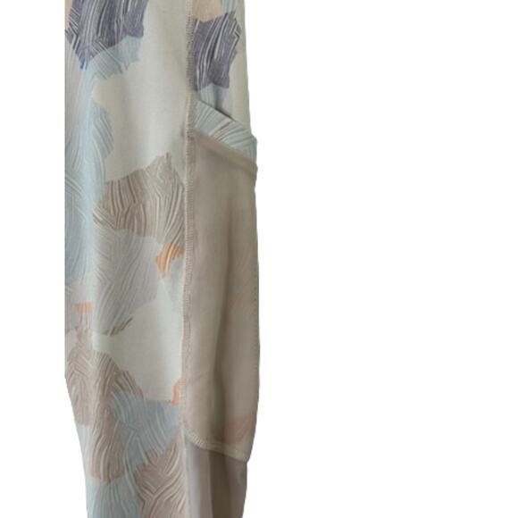 Fabletics POWERHOLD 22" Print Compression Leggings Women's Small Hip Pockets - Picture 3 of 7